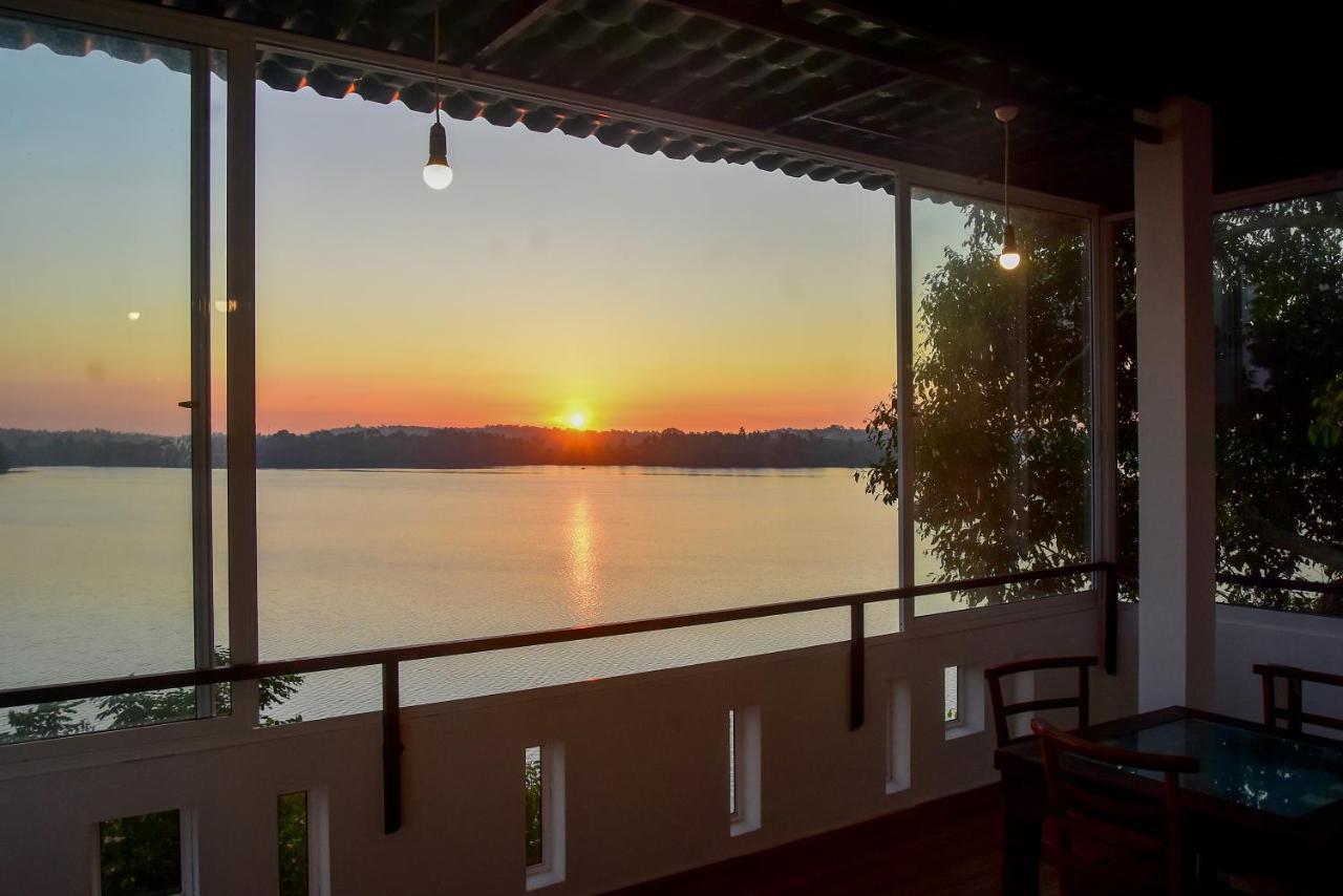 Villa Araliya Hikkaduwa Exteriör bild