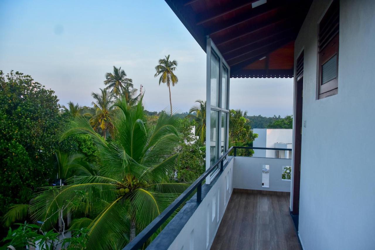 Villa Araliya Hikkaduwa Exteriör bild