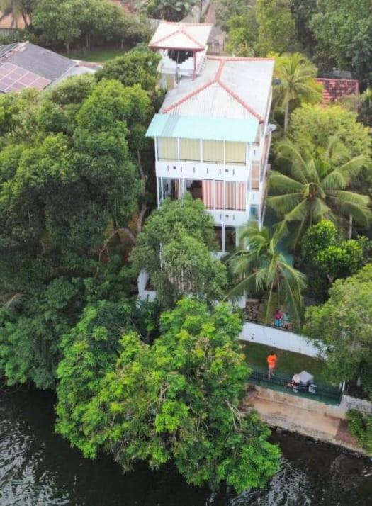 Villa Araliya Hikkaduwa Exteriör bild